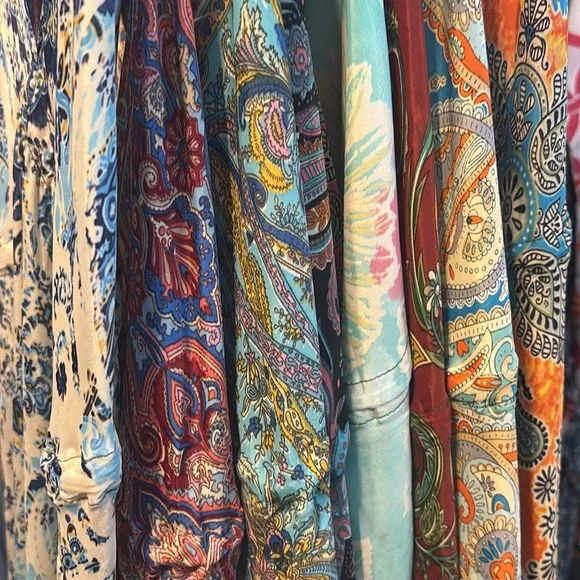 🌸🦋💫Elegant Paisley Halter Maxi Dress in Black and Pink and Teal💫🌼🌻 - Picture 5 of 14